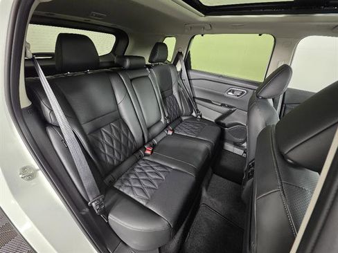 New 2026 Nissan Rogue Platinum AWD/4WD image 17