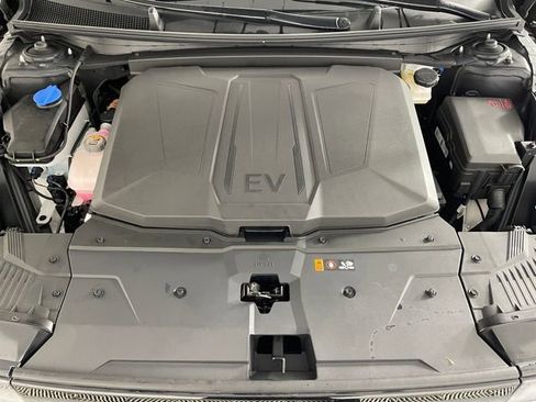 New 2025 Hyundai Ioniq 5 SEL AWD/4WD image 18