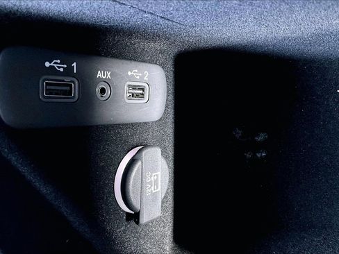 Used 2022 Dodge Challenger R/T w/ Shaker Package image 16