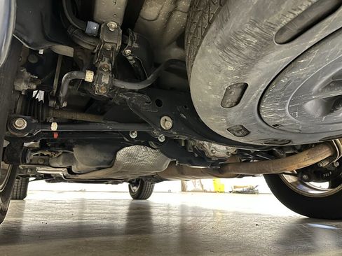 Used 2005 Toyota Highlander Limited image 10