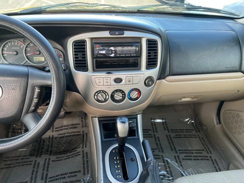 Used 2005 MAZDA Tribute s w/ Package 1 AWD/4WD image 33