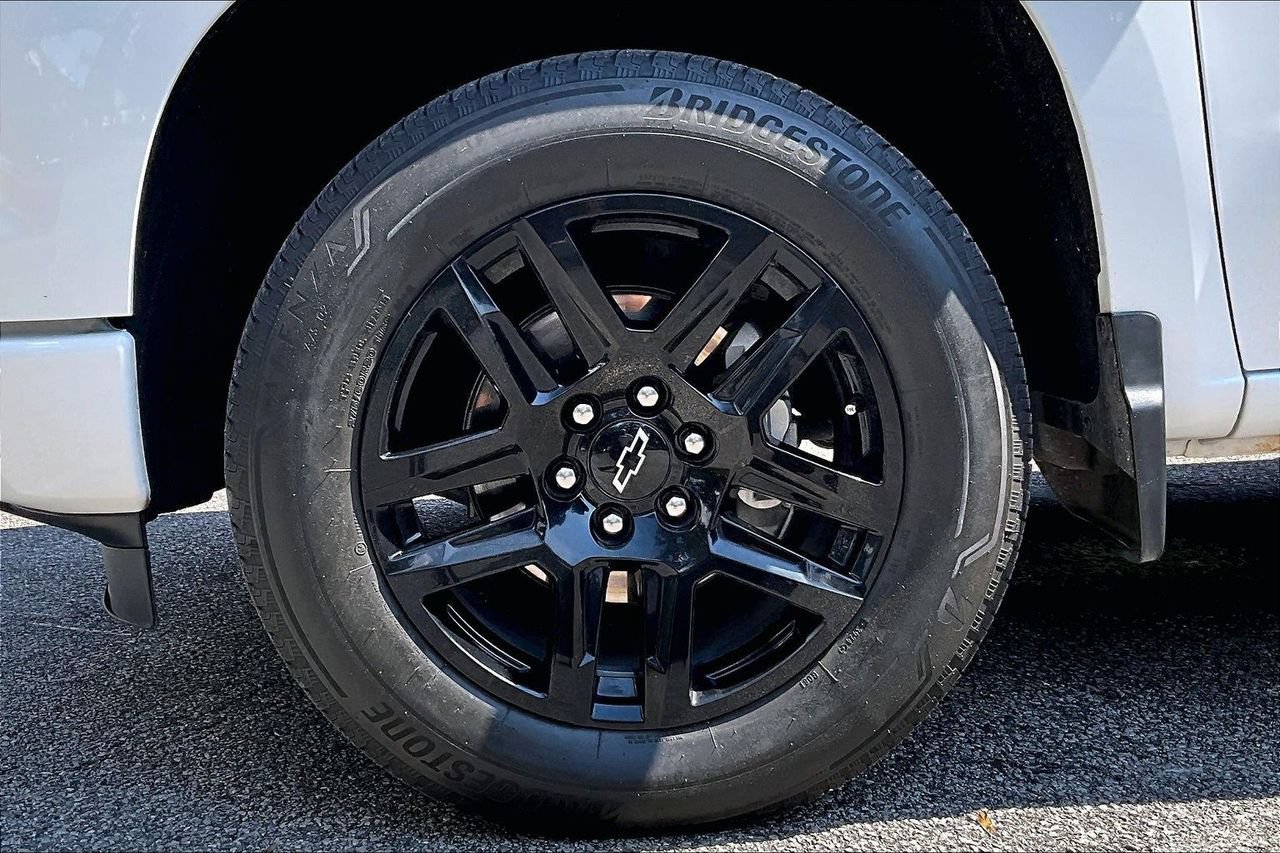 Used 2025 Chevrolet Silverado 1500 Custom AWD/4WD image 35