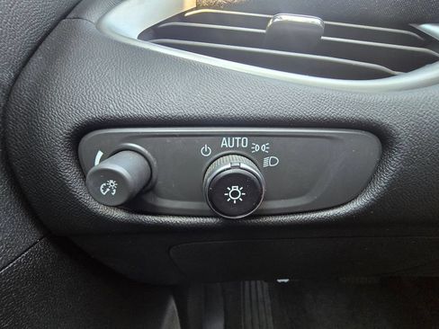 Used 2025 Chevrolet Malibu LT FWD image 21