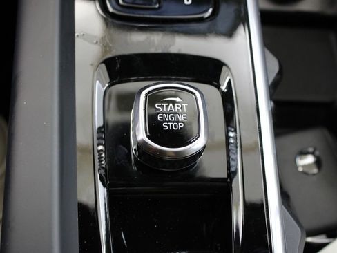 New 2026 Volvo XC60 B5 Plus w/ Protection Package Premier AWD/4WD image 11