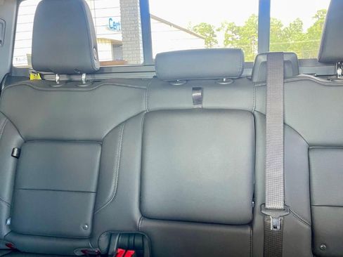 New 2026 GMC Sierra 1500 SLT w/ SLT Premium Package image 19