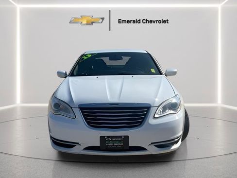 Used 2013 Chrysler 200 LX FWD image 2