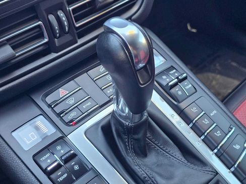 Used 2020 Porsche Macan AWD/4WD image 35