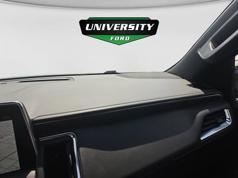 Used 2024 Chevrolet Suburban Z71 w/ Luxury Package AWD/4WD image 35