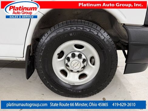 Used 2018 Chevrolet Express 3500 Extended w/ Driver Convenience Package RWD image 55