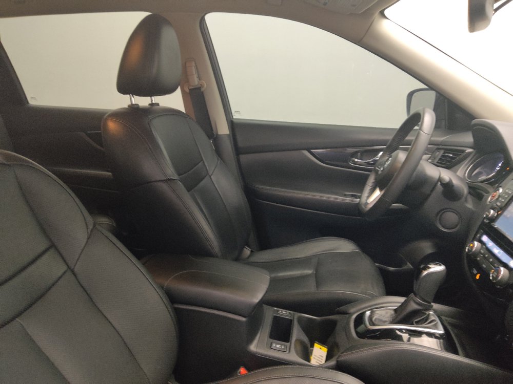 Used 2017 Nissan Rogue SL FWD image 21