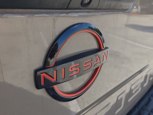 Used 2024 Nissan Frontier Pro-X RWD image 30