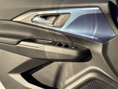 New 2026 Chevrolet Equinox EV LT image 17