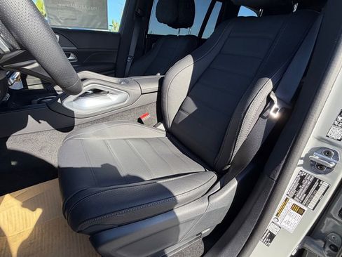 New 2026 Mercedes-Benz GLS 580 4MATIC image 17