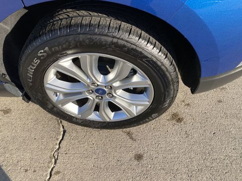 Used 2022 Ford Edge Titanium w/ Equipment Group 301A image 9