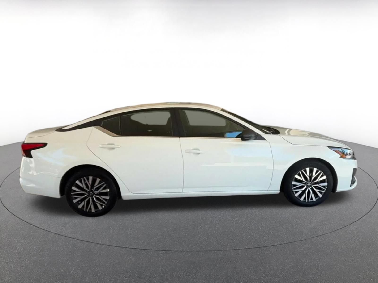 Used 2026 Nissan Altima 2.5 SV FWD image 15