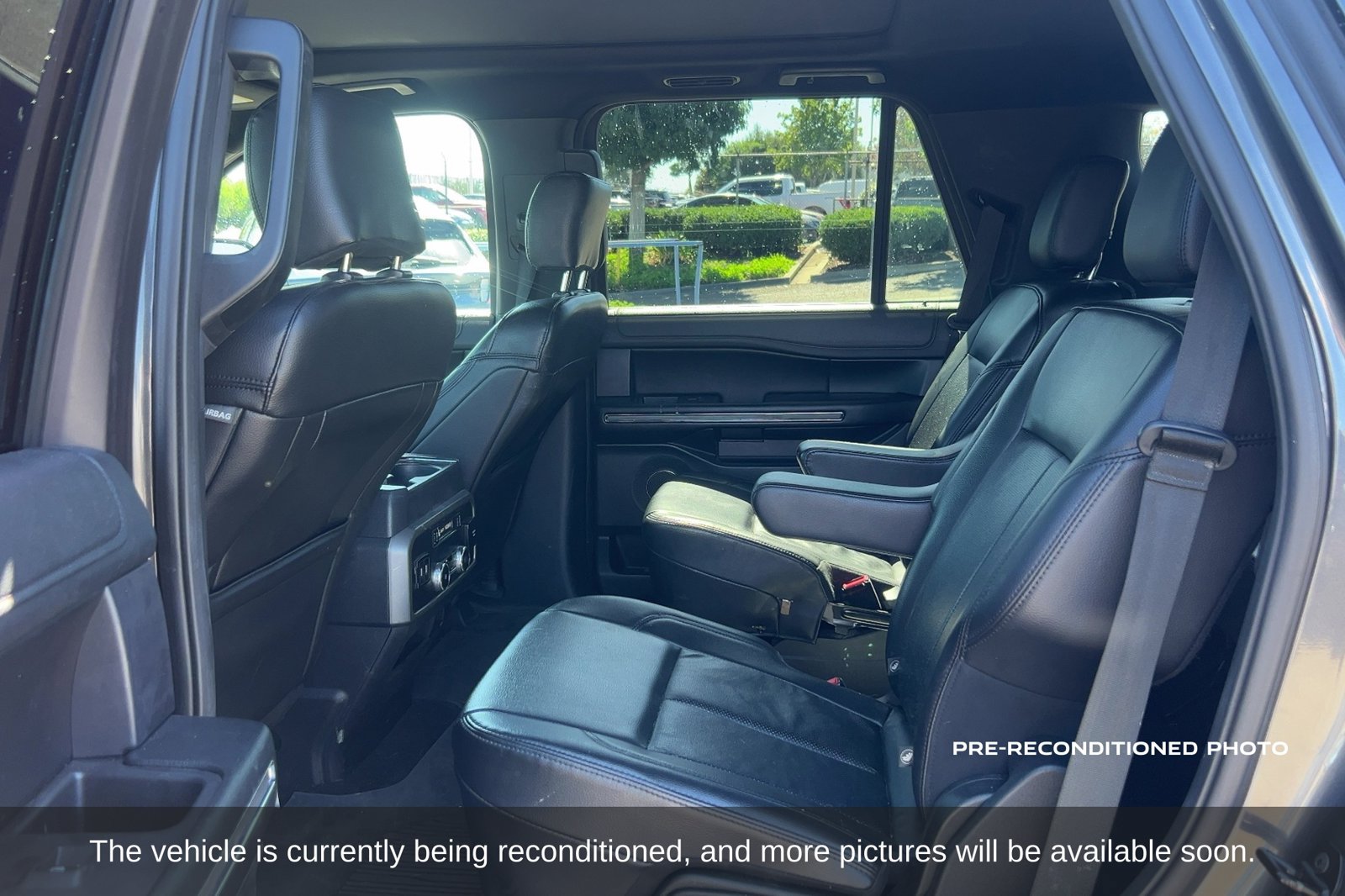 Used 2020 Ford Expedition XLT w/ Equipment Group 202A RWD image 12