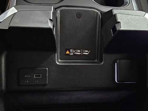 Used 2023 Chevrolet Silverado 1500 LT Trail Boss w/ LPO, Dark Essentials Package AWD/4WD image 15
