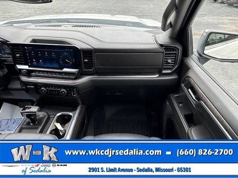 Used 2023 Chevrolet Silverado 1500 LTZ AWD/4WD image 40