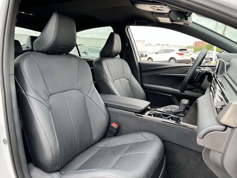 Used 2025 Toyota Camry XSE FWD image 24