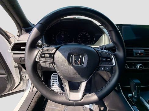 Used 2018 Honda Accord Sport image 32