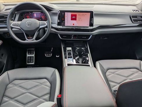 New 2026 Volkswagen Atlas Peak Edition image 16