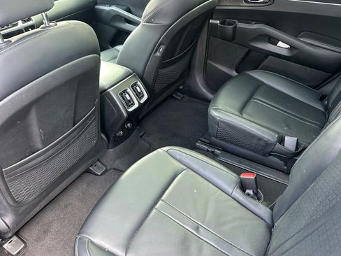 Used 2024 Kia Sorento EX w/ Panoramic Sunroof Package AWD/4WD image 14