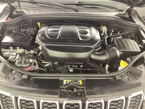 Used 2022 Jeep Grand Cherokee Limited image 26