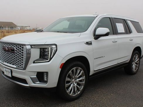 Used 2022 GMC Yukon Denali w/ Denali Premium Package image 10