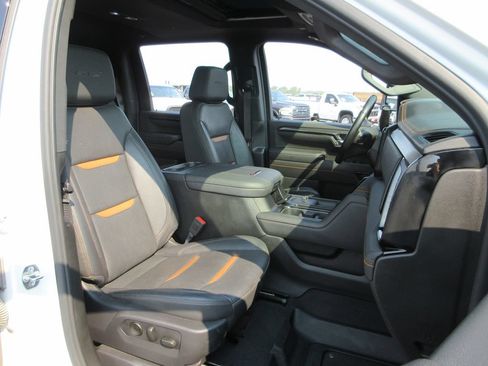 Used 2025 GMC Sierra 2500 AT4 w/ AT4 Premium Plus Package AWD/4WD image 24