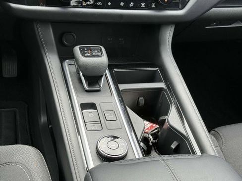 Used 2025 Nissan Pathfinder SV image 21