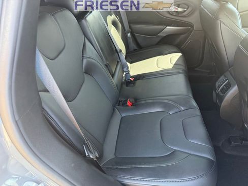 Used 2021 Jeep Cherokee Latitude Lux image 24