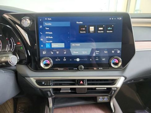 Used 2024 Lexus RX 350 Premium w/ Convenience Package AWD/4WD image 17