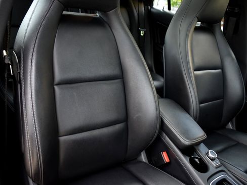 Used 2019 Mercedes-Benz CLA 250 4MATIC image 46