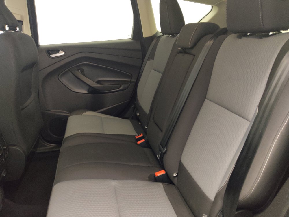 Used 2018 Ford Escape SE FWD image 18