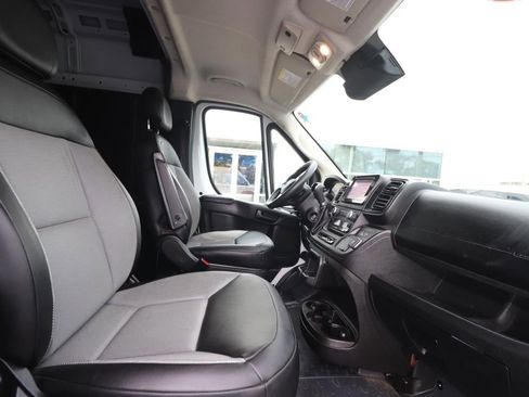 Used 2023 RAM ProMaster 2500 FWD image 9