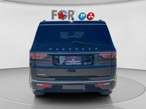 Used 2023 Jeep Wagoneer image 4