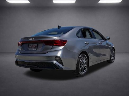 Used 2023 Kia Forte LXS FWD image 4