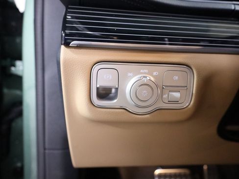 Used 2026 Mercedes-Benz GLS 580 4MATIC image 12