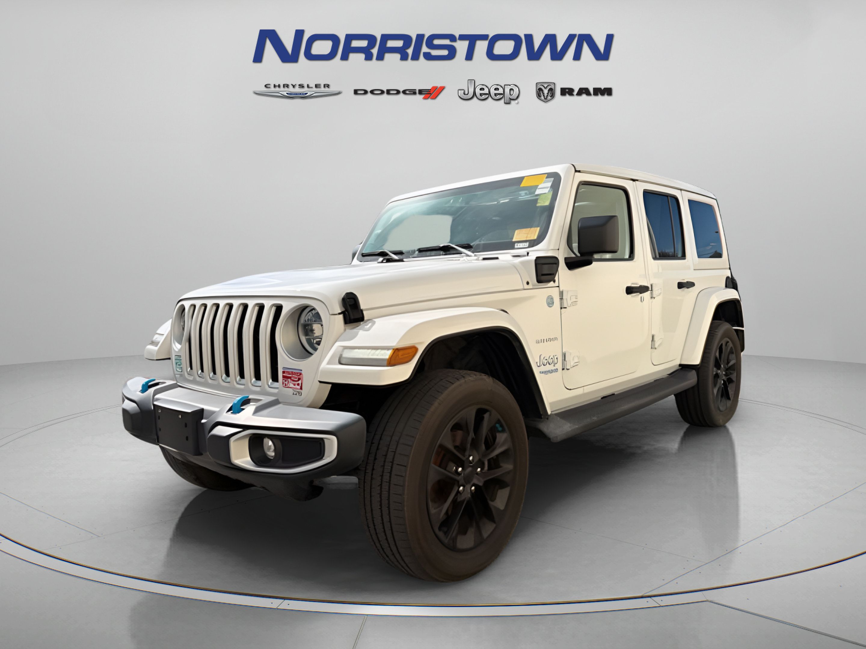 Used 2022 Jeep Wrangler Unlimited Sahara w/ Cold Weather Group AWD/4WD image 3