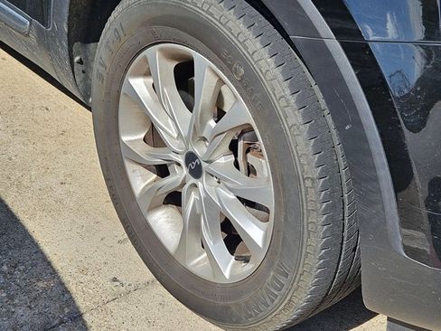 Used 2022 Kia Telluride LX image 4