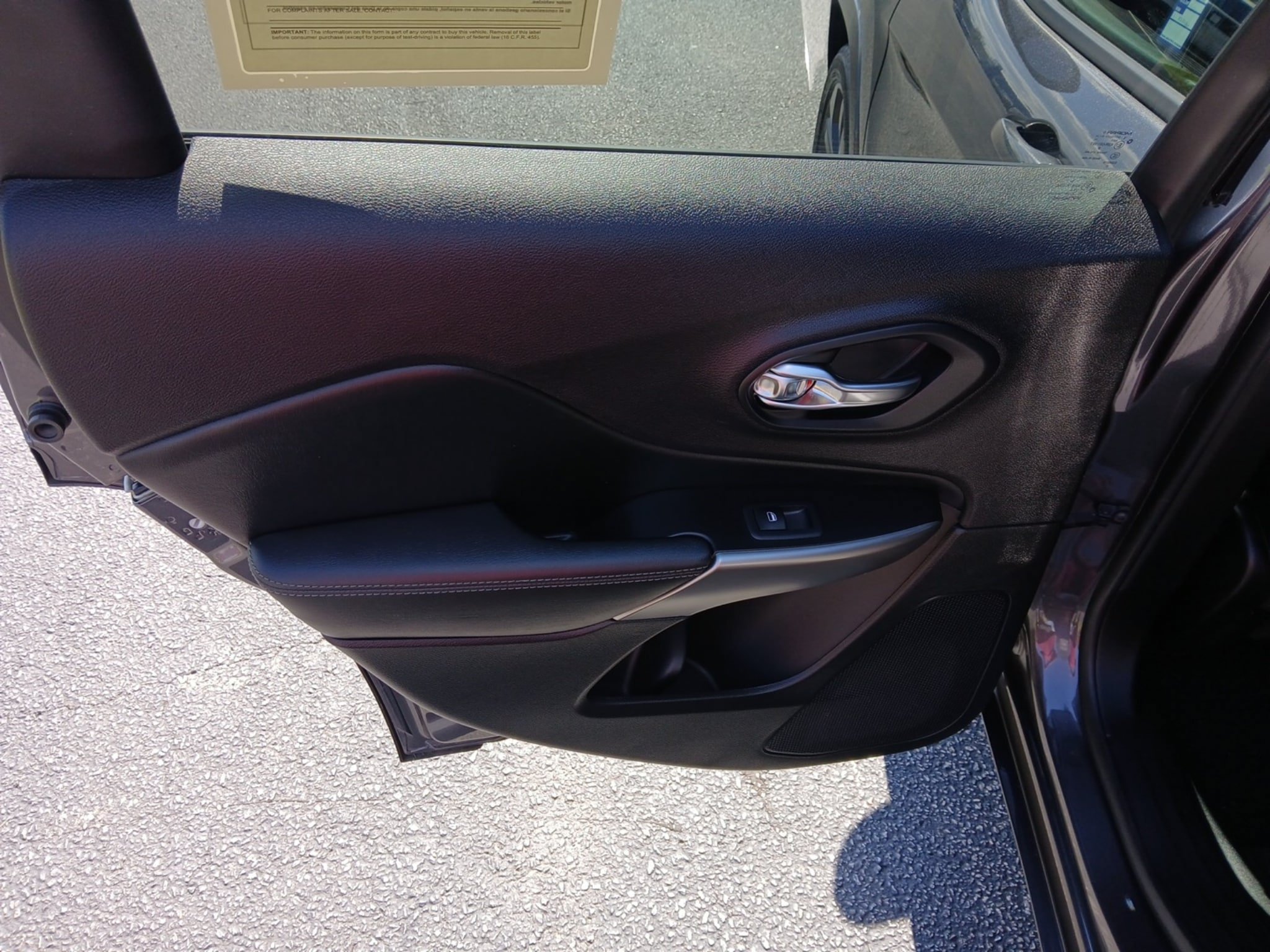 Used 2019 Jeep Cherokee High Altitude FWD image 25