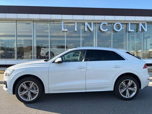 Used 2023 Audi Q8 Premium image 2