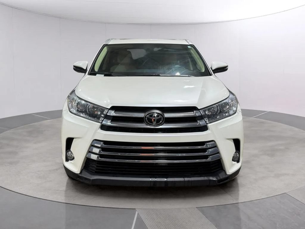Used 2019 Toyota Highlander XLE AWD/4WD image 8