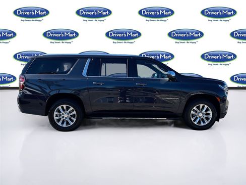 Used 2023 Chevrolet Suburban Premier image 8