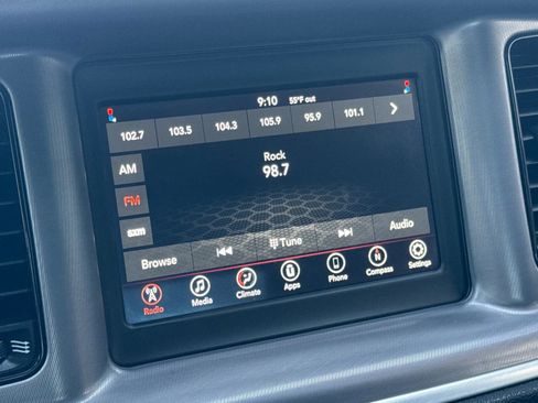 Used 2022 Dodge Charger SXT w/ Blacktop Package image 17