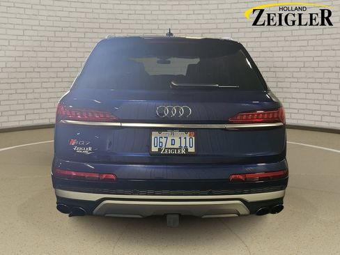 Used 2024 Audi SQ7 Prestige AWD/4WD image 6