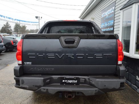 Used 2005 Chevrolet Avalanche Z71 w/ Sun And Sound Package image 4