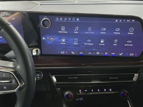 Used 2025 Chevrolet Traverse Z71 w/ Driver Confidence Package image 13