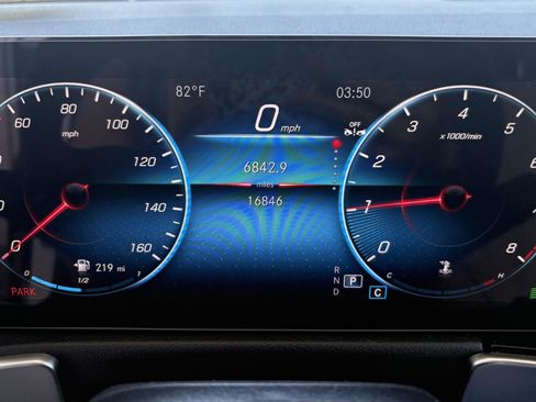 Certified 2023 Mercedes-Benz GLB 250 4MATIC image 11