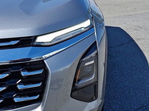 Used 2026 Chevrolet Equinox LT w/ Convenience Package II image 9